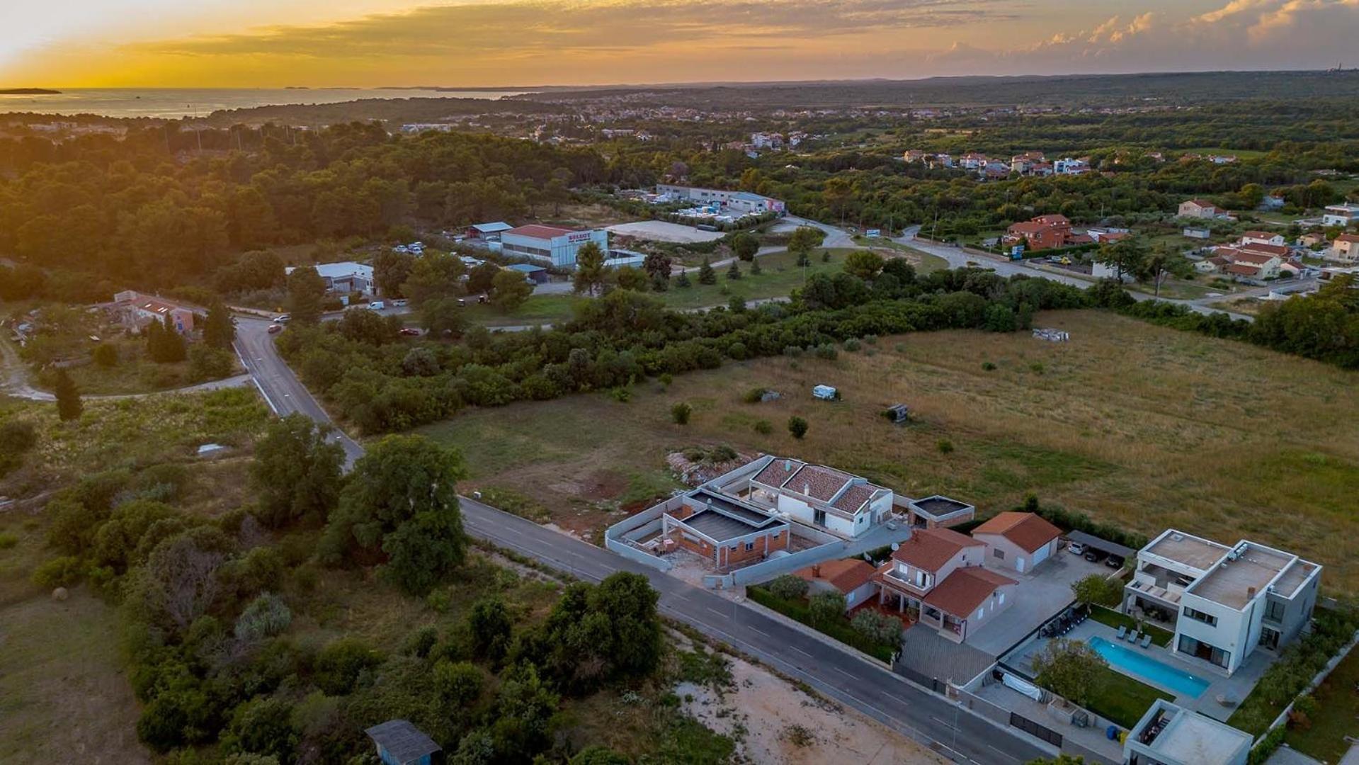 Luen Pula